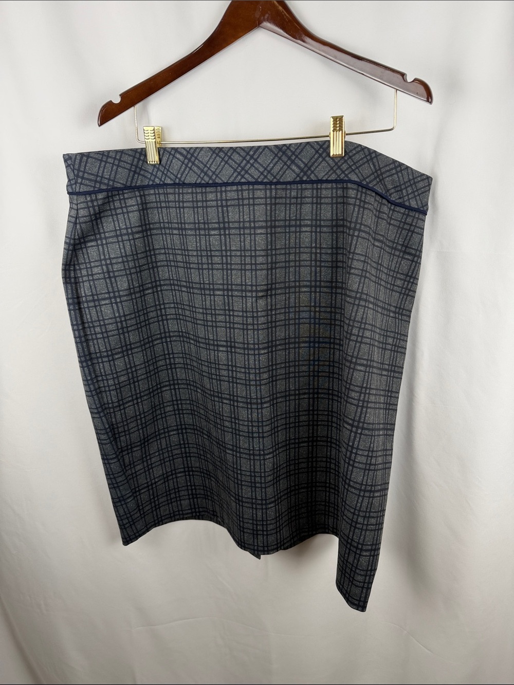 Roz & Ali Navy and Gray Plaid Pencil Skirt